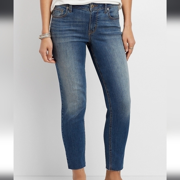 Maurices Raw Hem Slim Straight Leg Medium Jeans - Picture 1 of 9